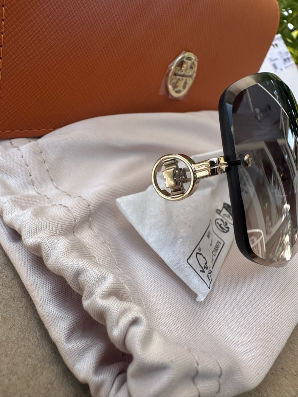 Tory Burch Women's Brown Gradient Lens Sunglasses with Orange Case - Picture 4 of 11